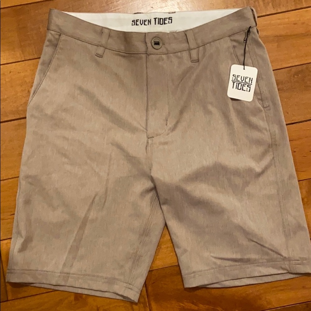 Seven tides tan/khaki color shorts